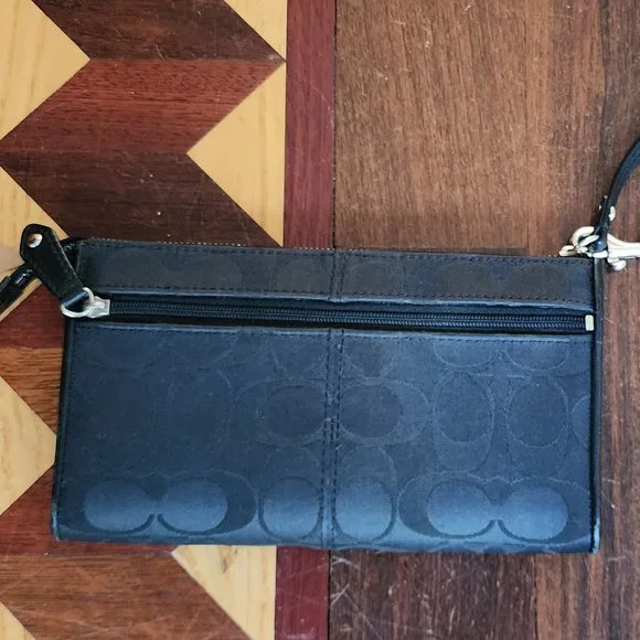 Coach F48091 Ashley Black Signature Zippy Wristlet Wallet - Picture 8 of 14